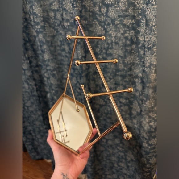 Rose Gold Jewelry Stand | LeniLena - Picture 5 of 5